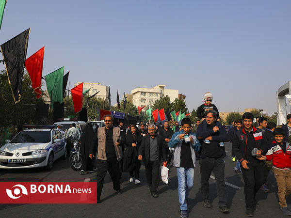 پیاده روی جاماندگان اربعین در تهران