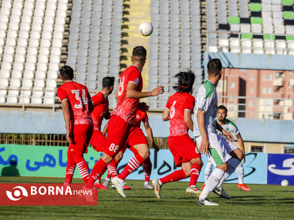 دیدار تیم های فوتبال آلومینیوم اراک-تراکتور سازی تبریز