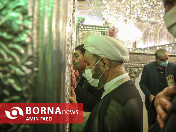 آیین لاله گردانی در حرم مطهر شاهچراغ(ع) به یاد شهدای ترور ۴ آبان