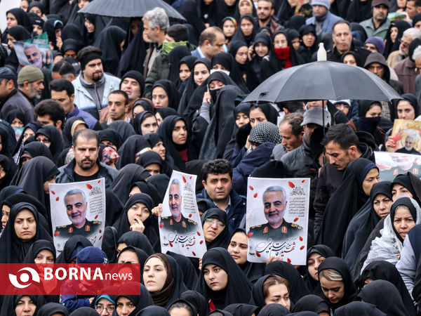 تجمع مردمی و سوگواری سردار سپهبد شهید قاسم سلیمانی در میدان نقش جهان اصفهان