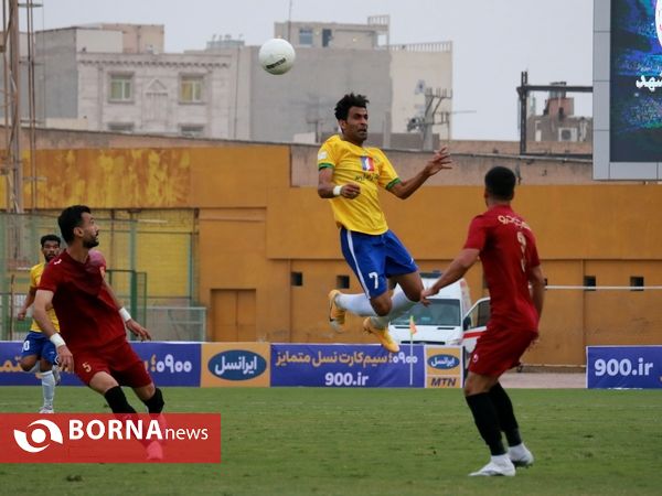 دیدار تیم های فوتبال صنعت نفت - پدیده