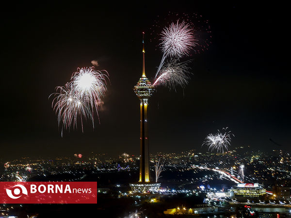 نورافشانی  تهران در شب ۲۲ بهمن