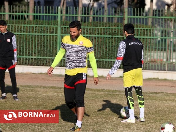 تمرینات نیم فوتبال سپیدرود رشت در تهران