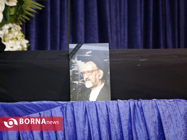 وداع با پیکر حجت الاسلام و المسلمین دعایی