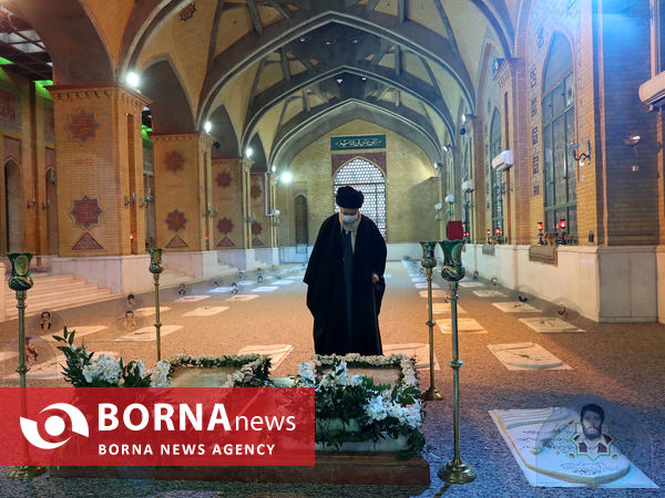 حضور مقام معظم رهبری در مرقد مطهر امام خمینی(ره) و گلزار شهیدان