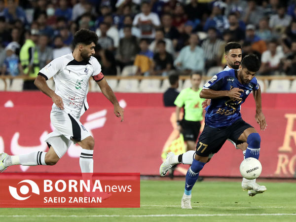 دیدار تیم های قوتبال استقلا ل۰ پیکان