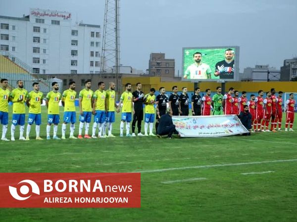 دیدار تیم های فوتبال صنعت نفت - پرسپولیس