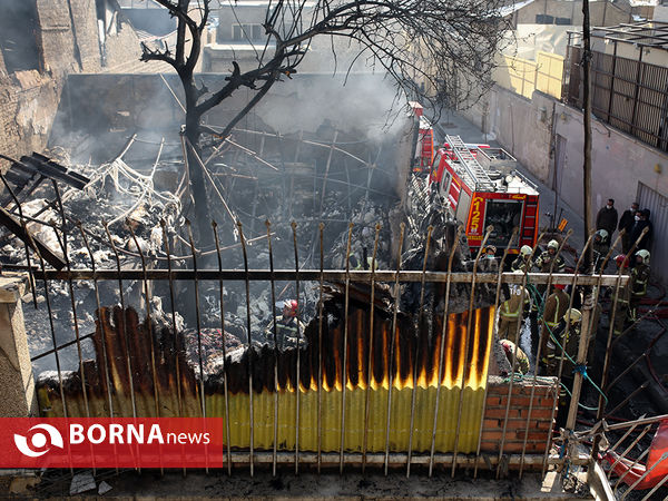 آتش سوزی انبار پنبه در خیابان مولوی تهران