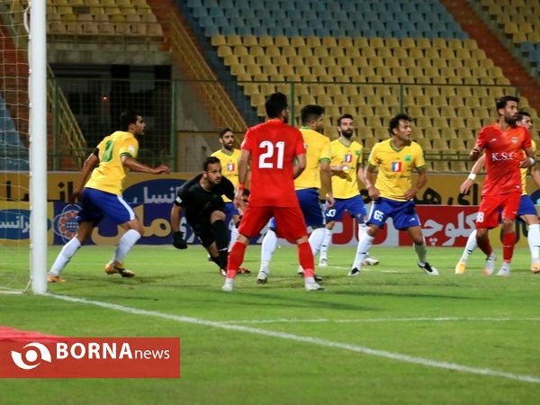 دیدار تیم های فوتبال صنعت نفت - فولاد