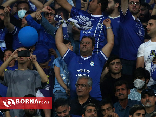 دیدار تیم های فوتبال استقلال- نفت مسجدسلیمان