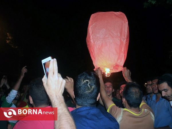 شادی مردم اصفهان پس از برد تیم فوتبال ذوب اصفهان در جام حذفی