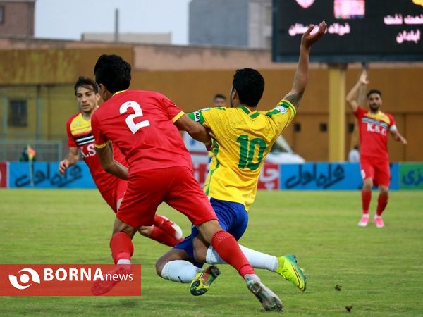 دیدار تیم های فوتبال صنعت نفت - فولاد