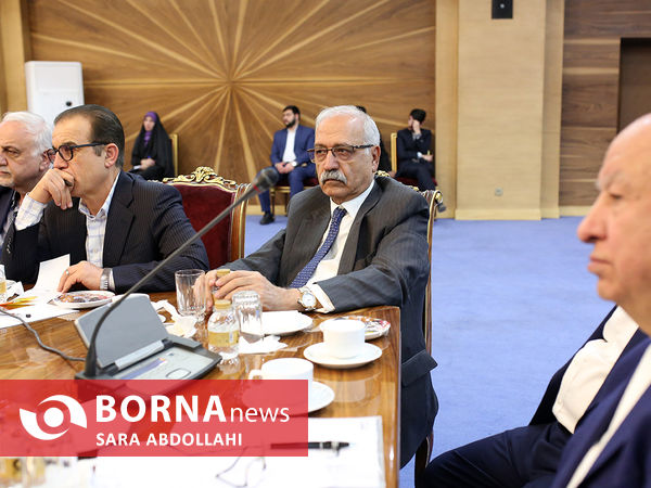 دیدار جمعی از تولیدکنندگان و کارآفرینان با رئیس جمهوری