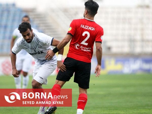 دیدار تیم های فوتبال ملوان بندرانزلی _تراکتور تبریز