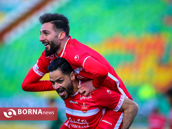 دیدار تیم‌های ذوب آهن - پرسپولیس