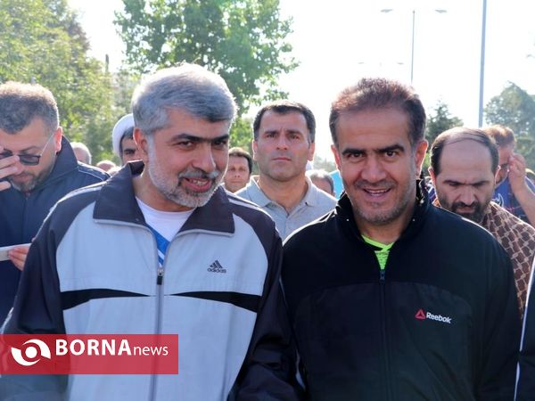 پیاده روی خانوادگی ایرانیان