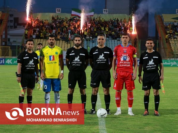 دیدار تیم های فوتبال صنعت نفت - نساجی