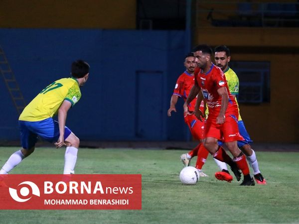 دیدار تیم های فوتبال صنعت نفت - نساجی