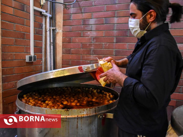 سفره‌دار مجلس حسین(ع)