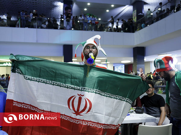 تماشای دیدار فوتبال "ایران-اسپانیا" در پردیس چارسوی تهران
