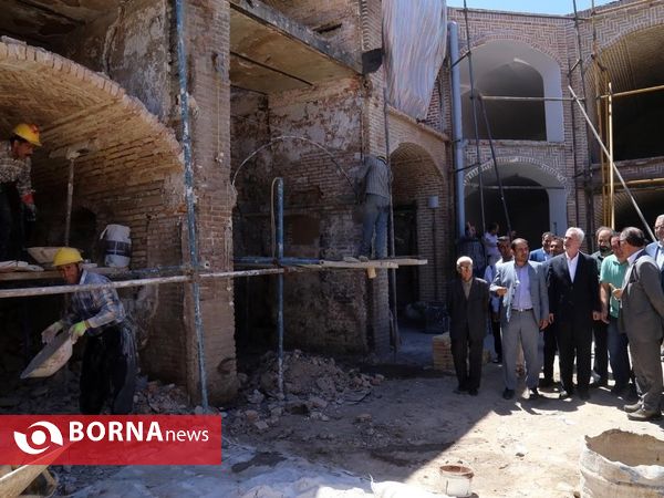 بازدید استاندار از روند عملیات مرمت سرای ایکی‌قاپیلی بازار تبریز