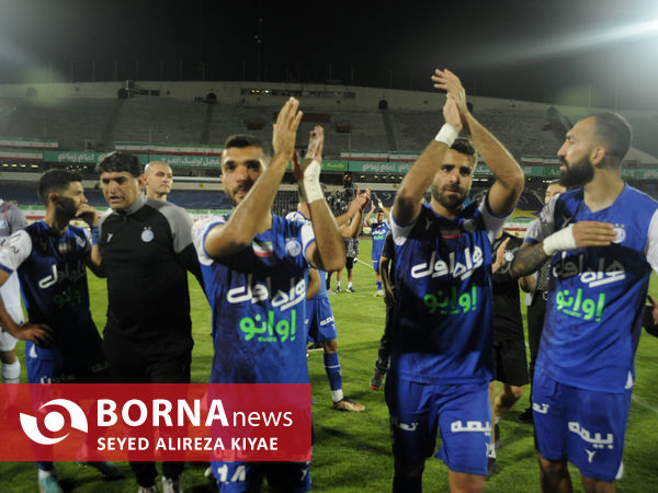 دیدار تیم های فوتبال استقلال 7 تراکتور 1