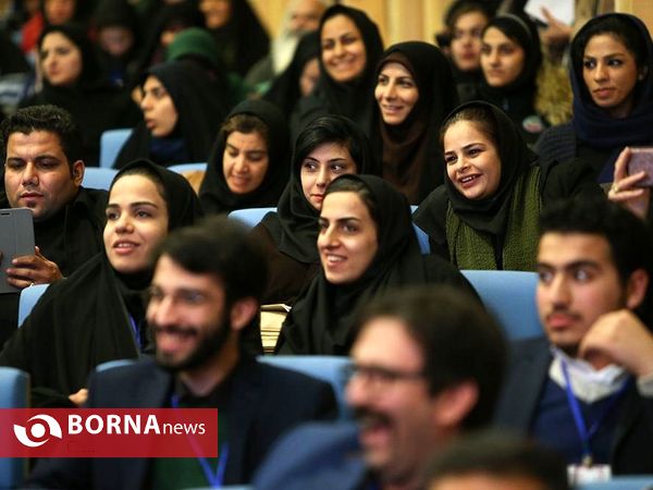 هم اندیشی صمیمانه جوانان با دولت