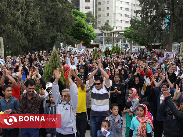 پیاده روی خانوادگی به مناسبت عید مبعث در شیراز ‎