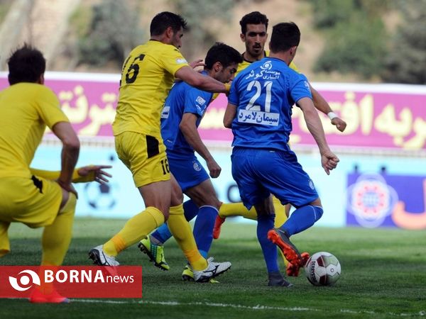 دیدار تیم های فوتبال نفت تهران- استقلال