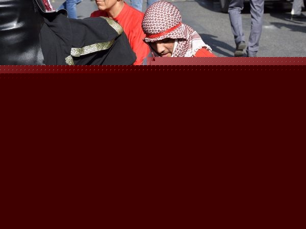 حركت نمادين كاروان خادم الزهرا در شهرستان شهريار