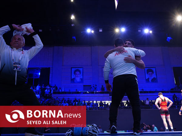 مسابقات لیگ برتر کشتی آزاد