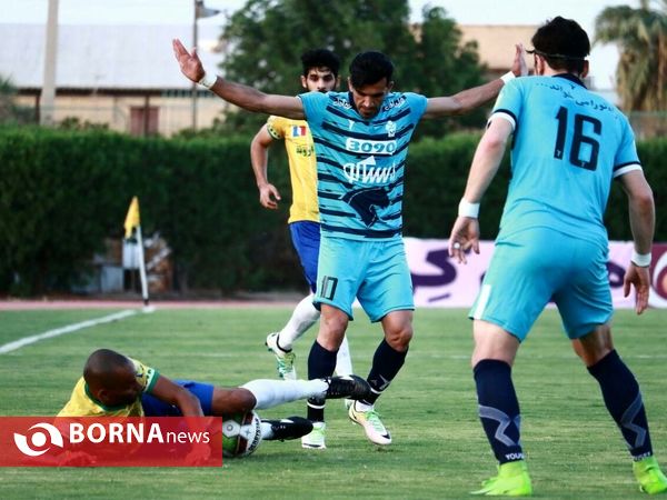 دیدار صنعت نفت آبادان و پیکان