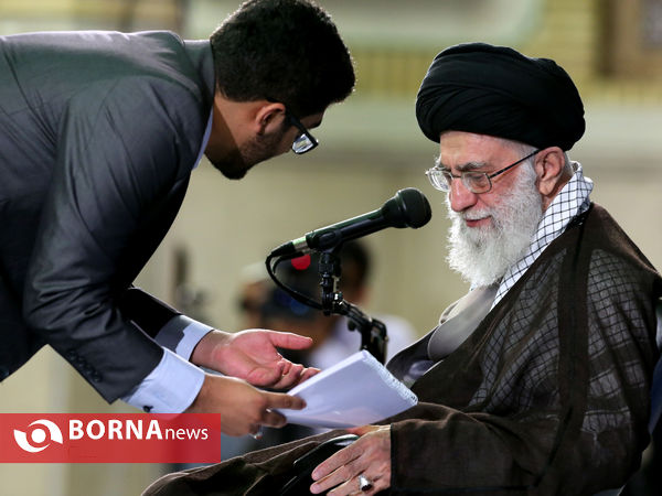 دیدار رهبر معظم انقلاب با جمعی از دانشجویان