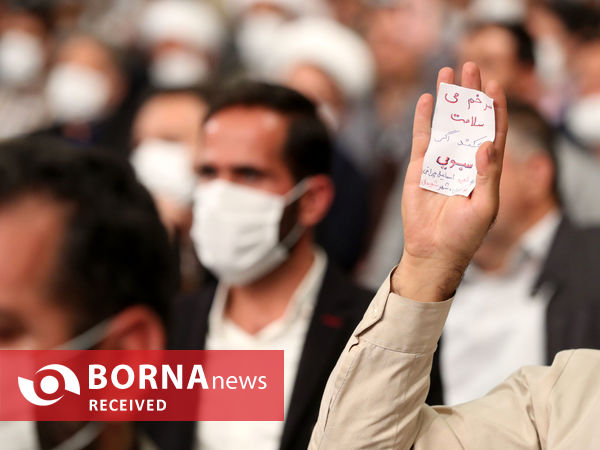 دیدار صدها نفر از مردم استان اصفهان با مقام معظم رهبری