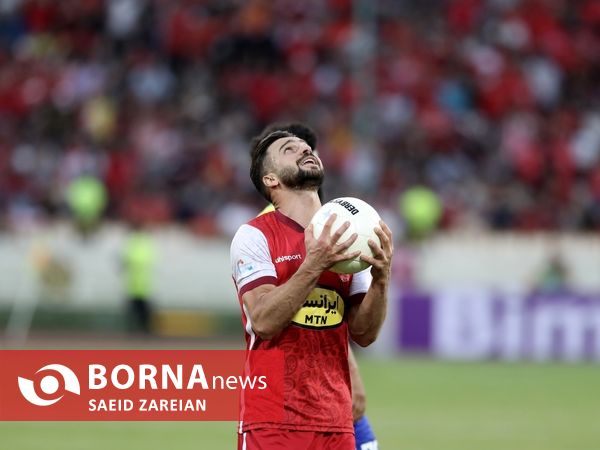 دیدار تیم های فوتبال پرسپولیس - صنعت نفت