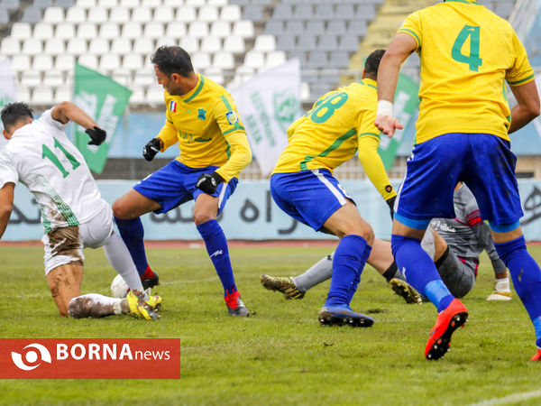 دیدار تیم های فوتبال آلومینیوم اراک - صنعت نفت آبادان