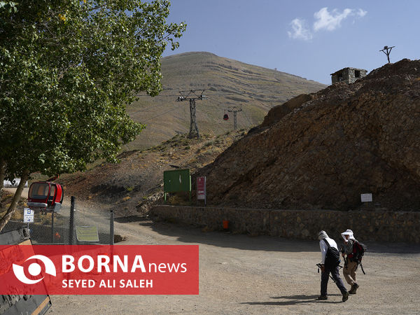 صعود بر بلندای تهران با پرچم سیدالشهدا