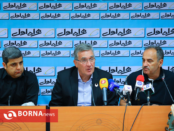 نشست خبری مربیان تیم های پرسپولیس و نساجی