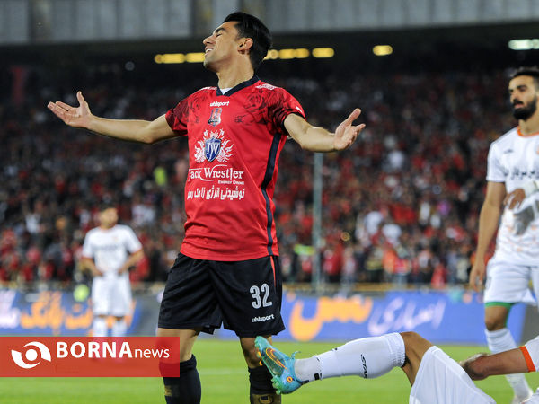 دیدار تیم های فوتبال نساجی - مس کرمان