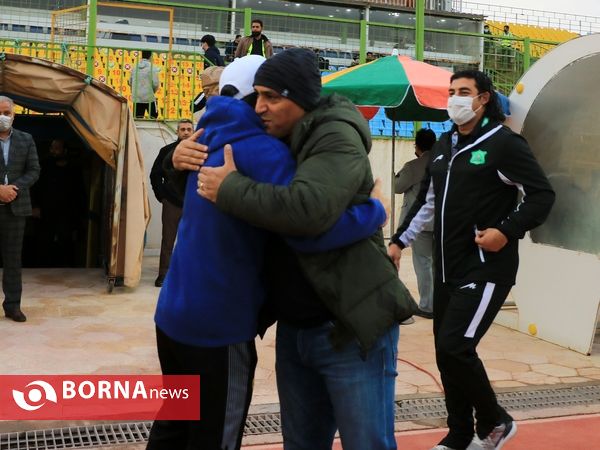 در حاشیه دیدار تیم های فوتبال صنعت نفت - آلومینیوم