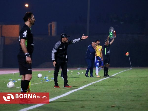 دیدار تیم های فوتبال صنعت نفت - پدیده