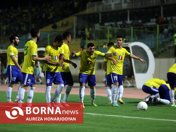 دیدار تیم های فوتبال صنعت نفت - نفت مسجدسلیمان