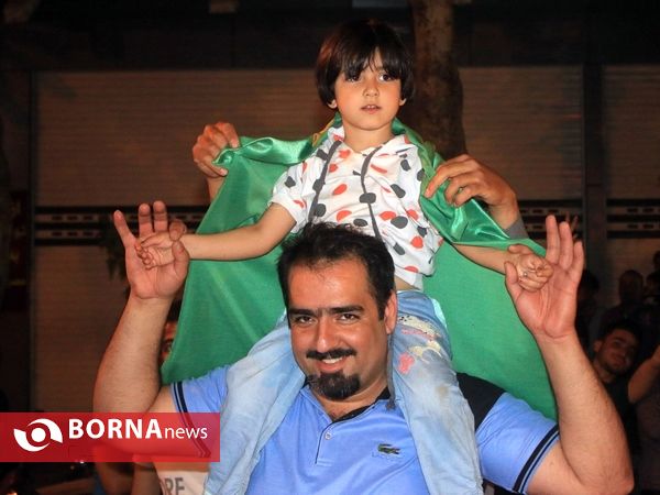 شادی مردم اصفهان پس از برد تیم فوتبال ذوب اصفهان در جام حذفی