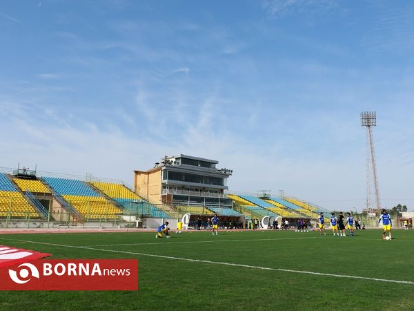 در حاشیه دیدار تیم های فوتبال صنعت نفت - شمس آذر قزوین