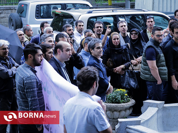 تجمع مقابل شهرداری تهران