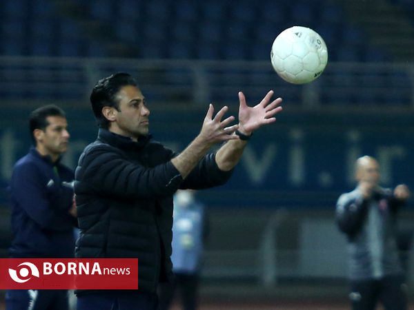 دیدار تیم های نساجی مازندران و استقلال تهران