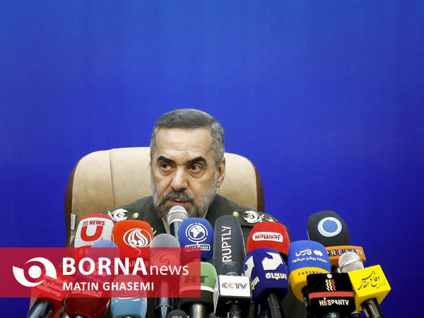 نشست خبری وزیر دفاع و پشتیبانی نیرو های مسلح