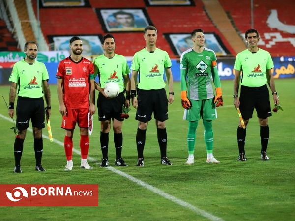 دیدار تیم های فوتبال پرسپولیس_ تراکتور
