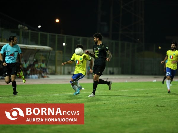 دیدار تیم های فوتبال صنعت نفت - سپاهان