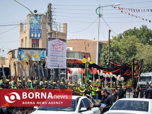 عزاداری مردم کرمان در روز تاسوعا حسینی